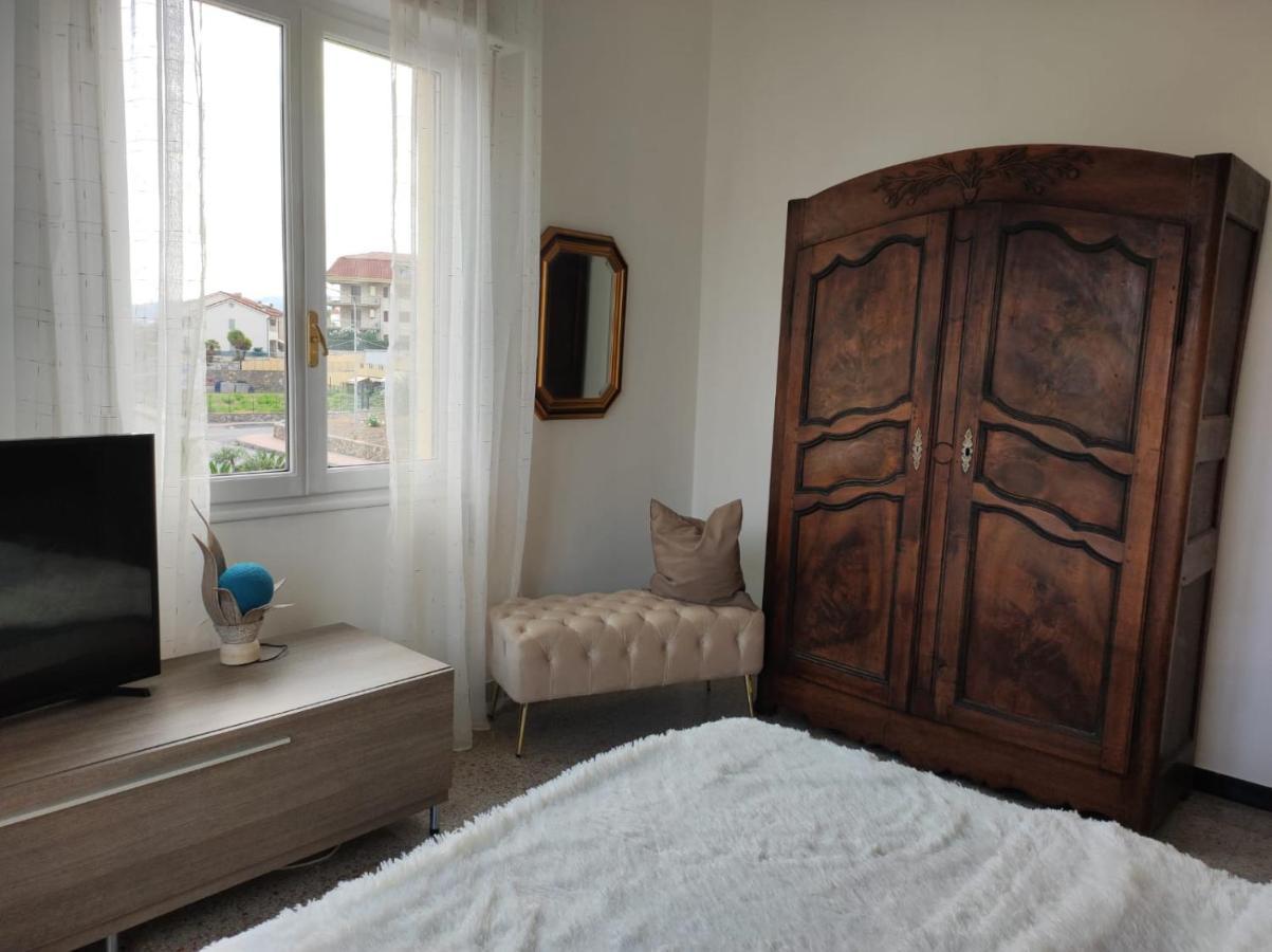 Appartamento Vicino Al Mare Con Parcheggio Riva Ligure Exterior foto